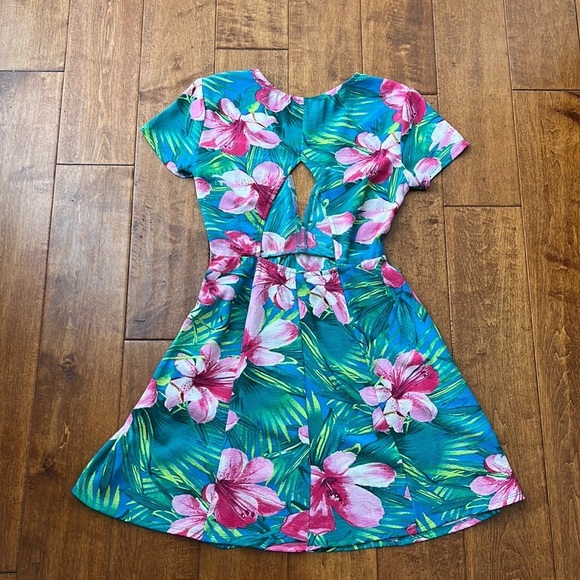 Show Me Your MuMu Ibiza Luau Size S Dress - Picture 11 of 11